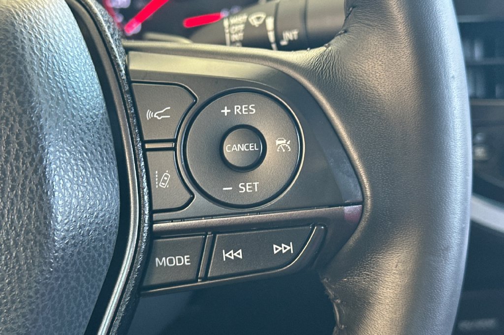Used 2022 Toyota Camry XSE FWD image 27