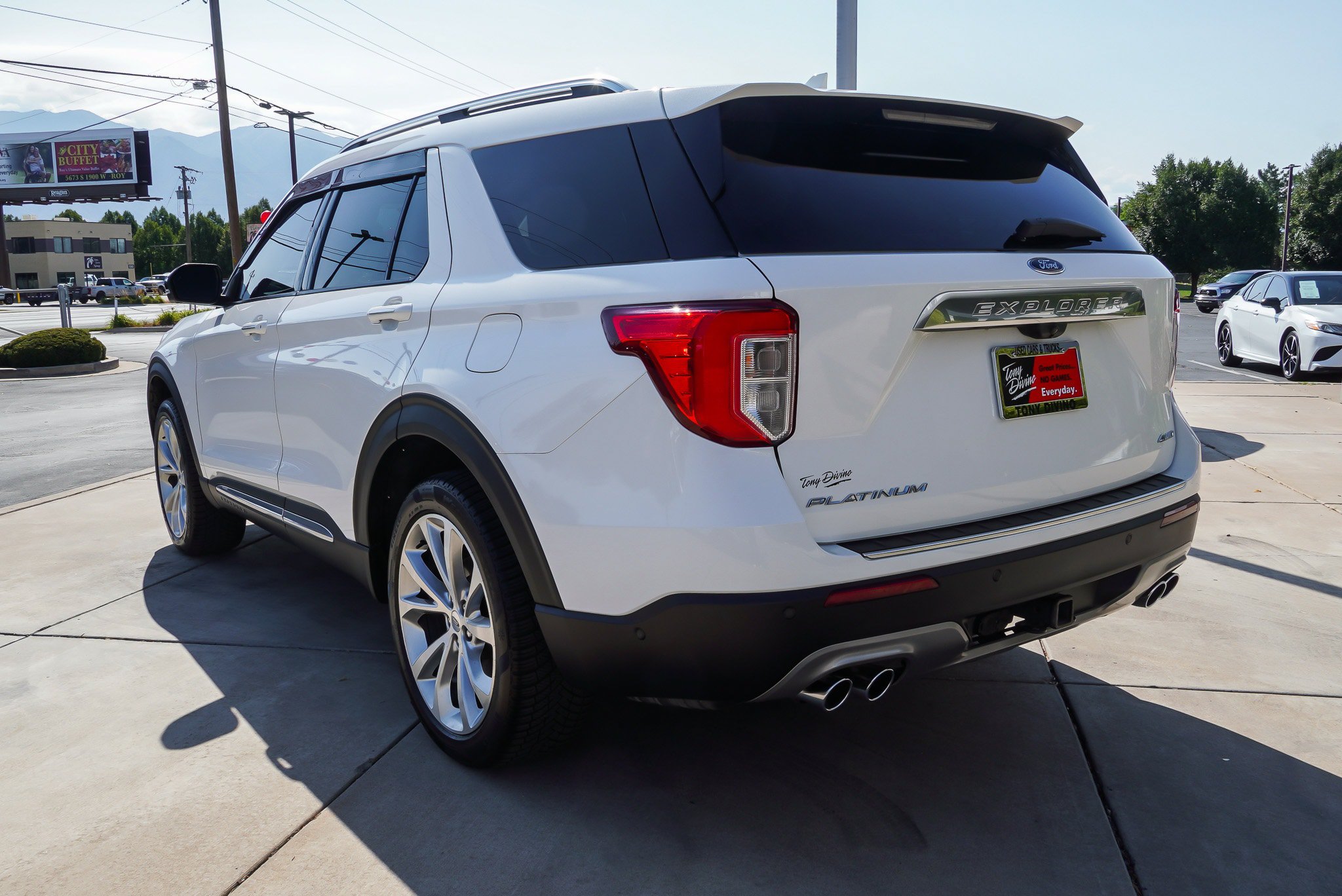 Used 2021 Ford Explorer Platinum w/ Equipment Group 601A AWD/4WD image 6