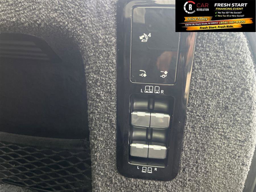 Used 2022 Land Rover Range Rover Long Wheelbase SE AWD/4WD image 12