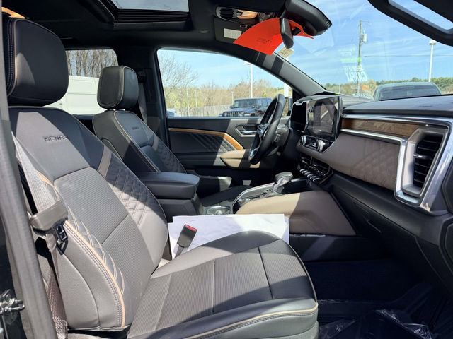 Used 2024 GMC Canyon Denali AWD/4WD image 12