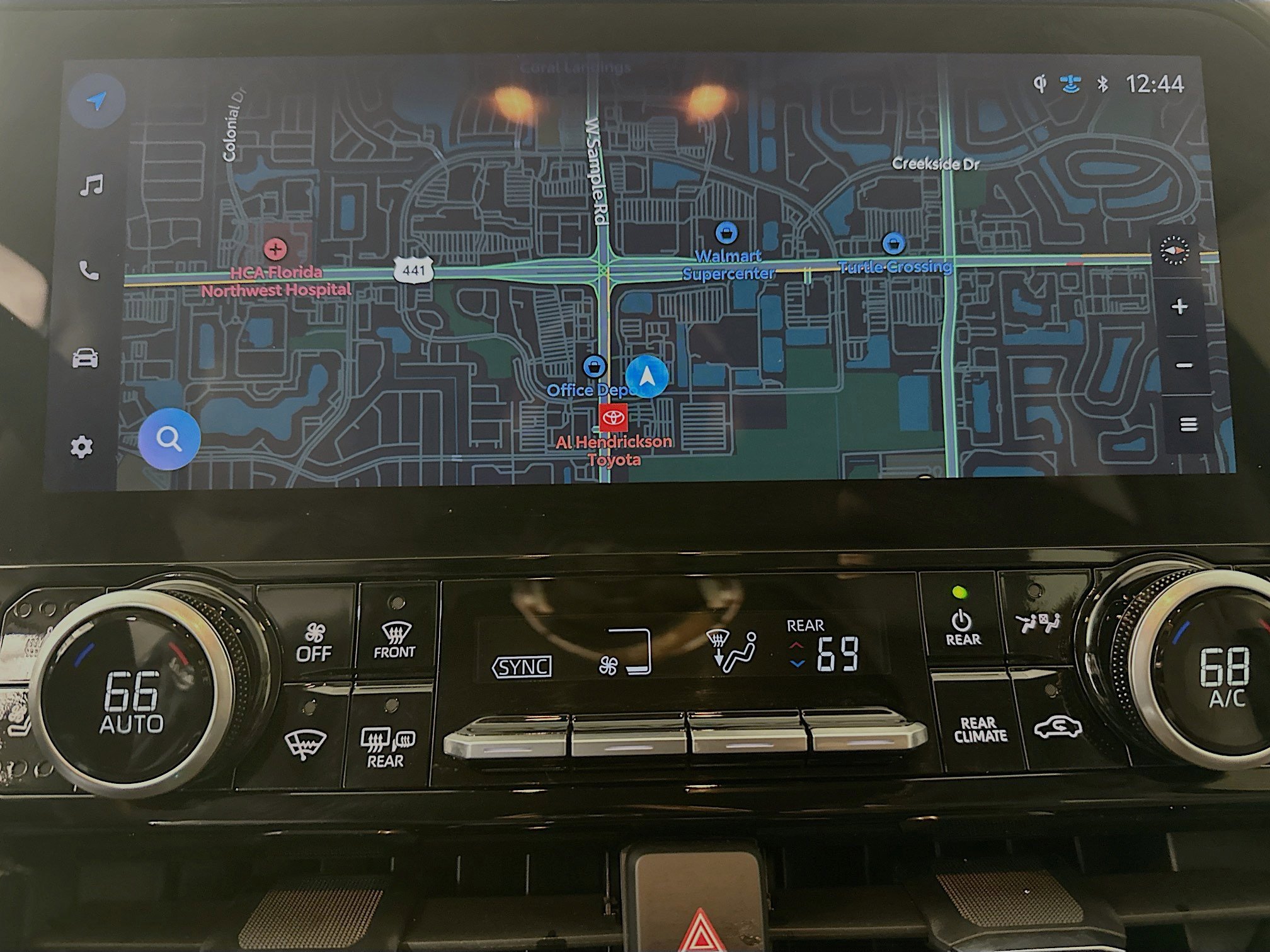 Used 2025 Toyota Highlander Platinum image 24