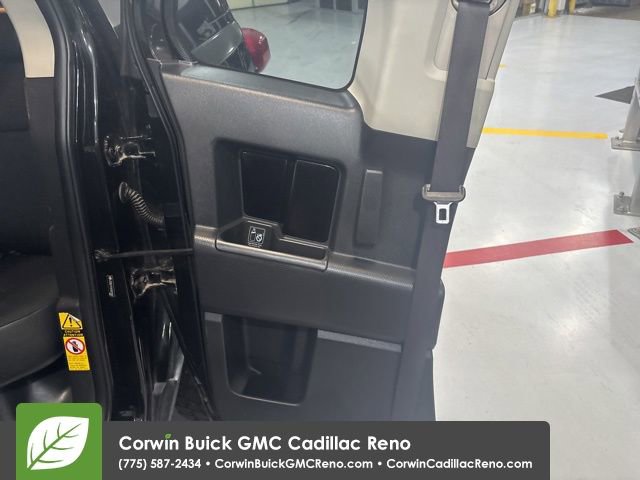 Used 2007 Toyota FJ Cruiser 4WD image 15