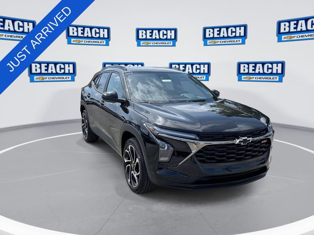 New 2026 Chevrolet Trax RS w/ Sunroof Package FWD image 2