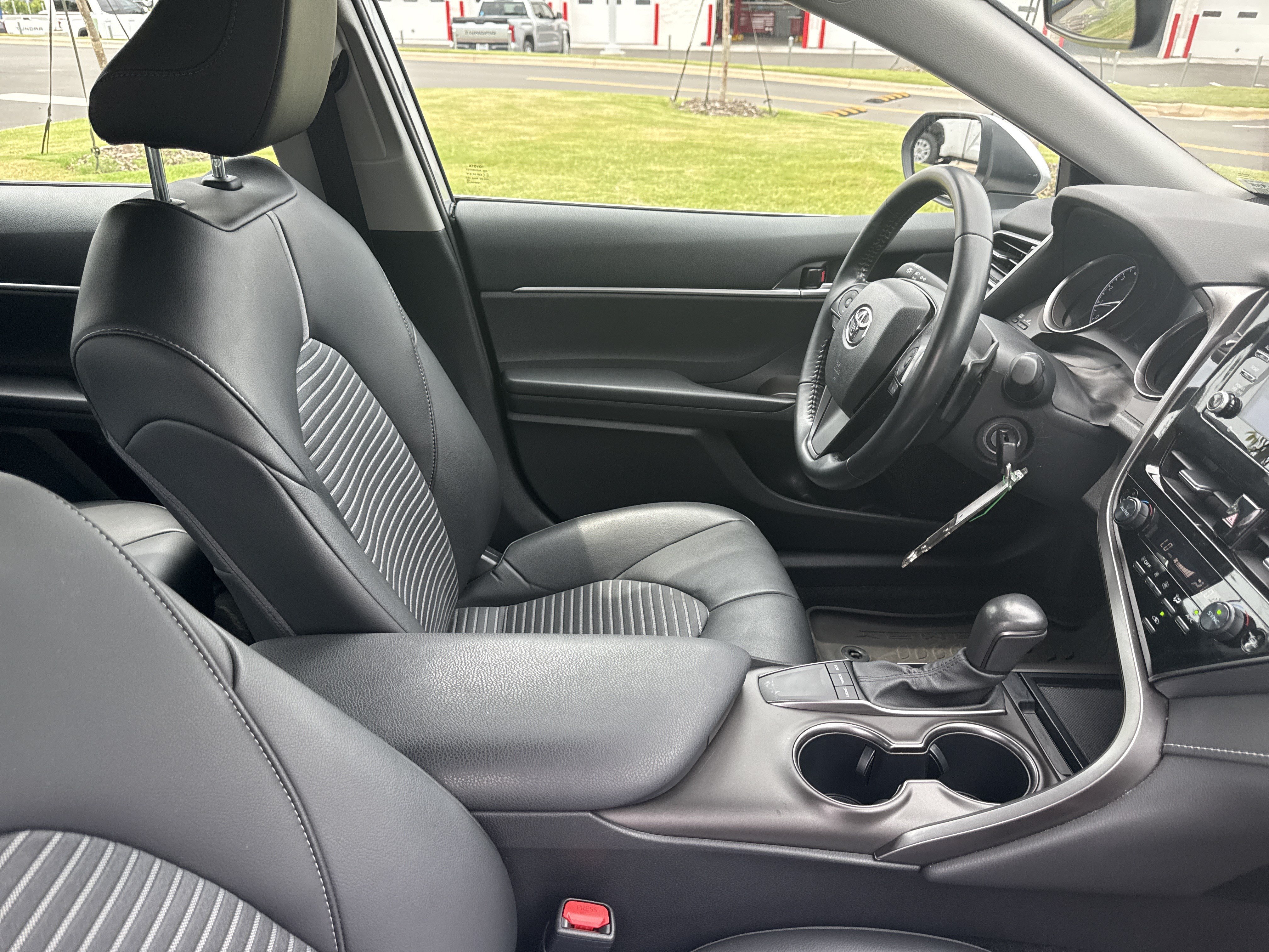 Used 2023 Toyota Camry SE FWD image 32