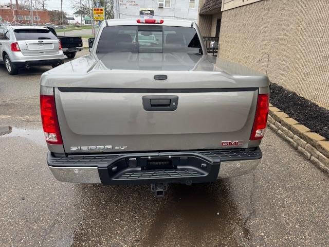 Used 2007 GMC Sierra 1500 SLT w/ SLE/SLT Trailering Package image 4