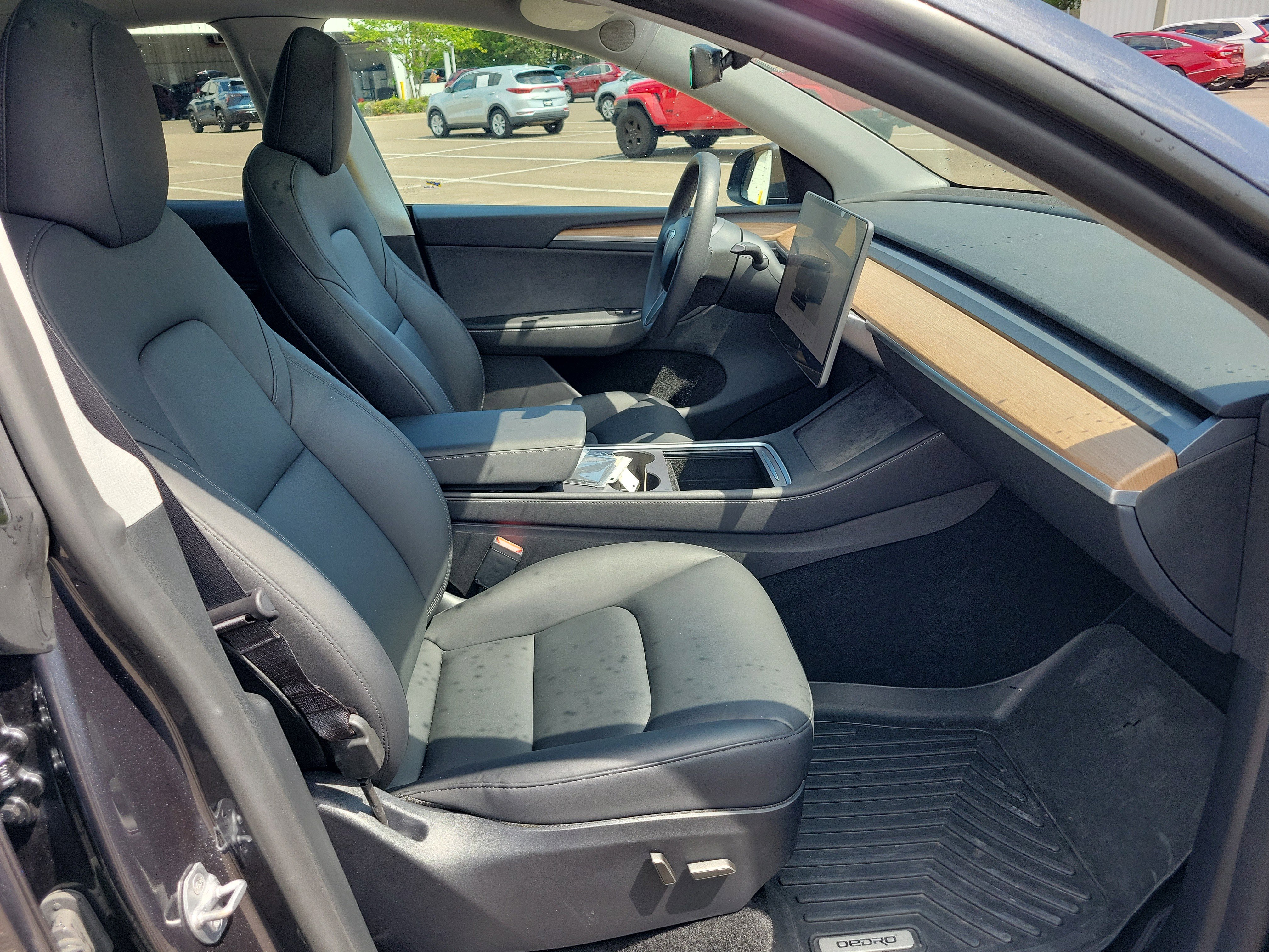 Used 2024 Tesla Model Y Long Range AWD/4WD image 17