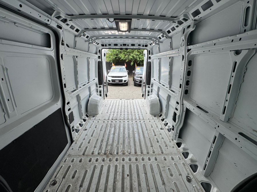 Used 2024 RAM ProMaster 2500 w/ Convenience Group FWD image 28