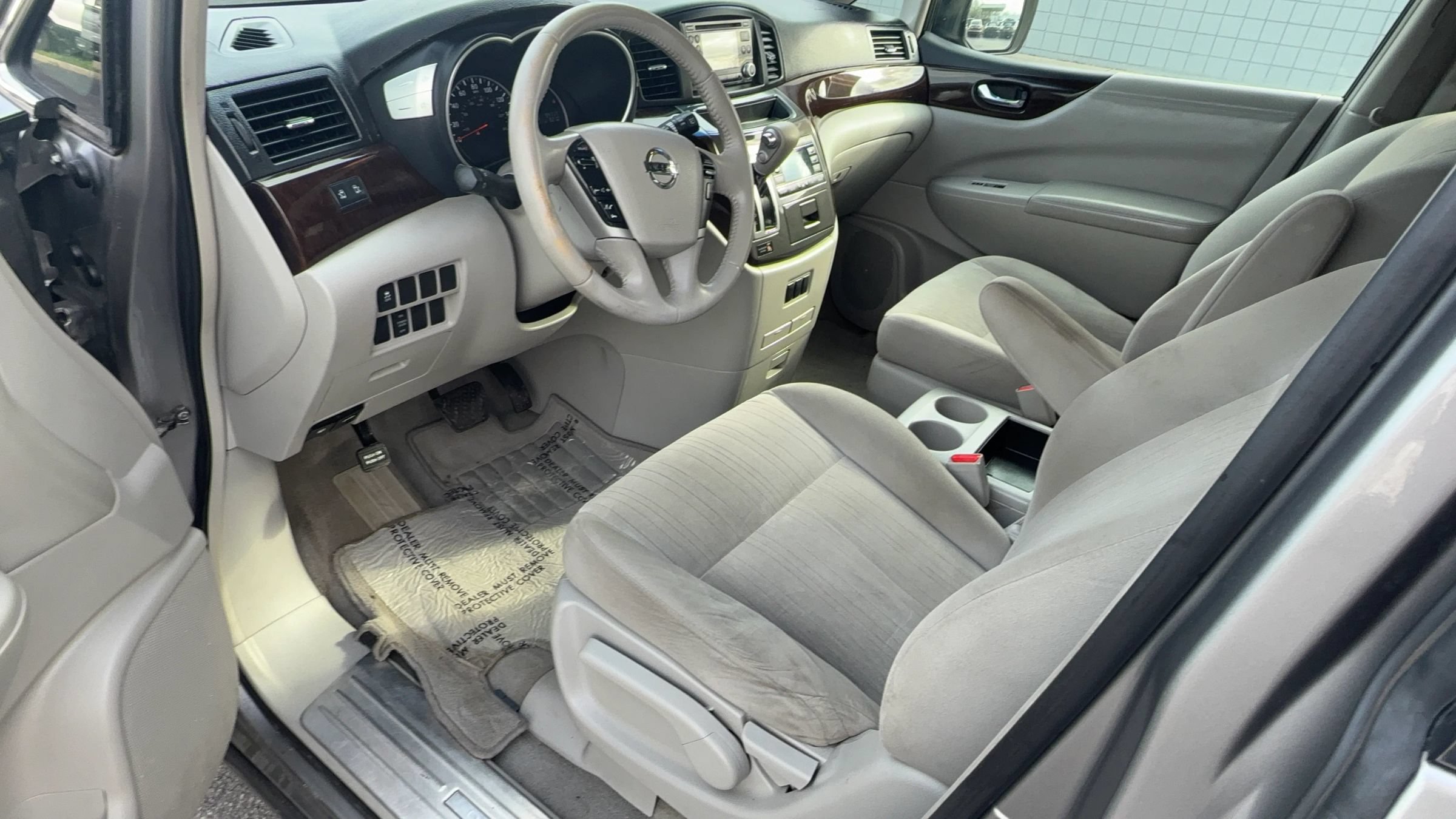 Used 2011 Nissan Quest SV FWD image 10