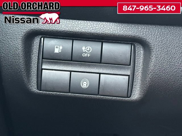 Used 2025 Nissan Leaf S FWD image 17