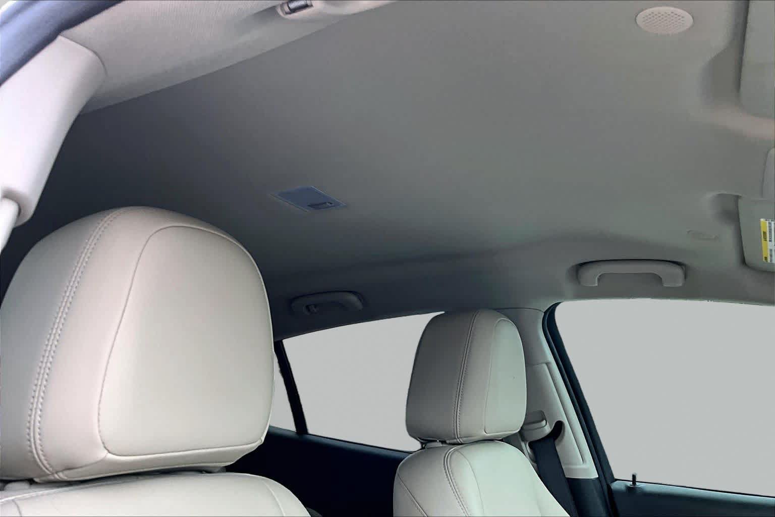 Used 2020 Buick Encore Essence w/ Safety Package II FWD image 14