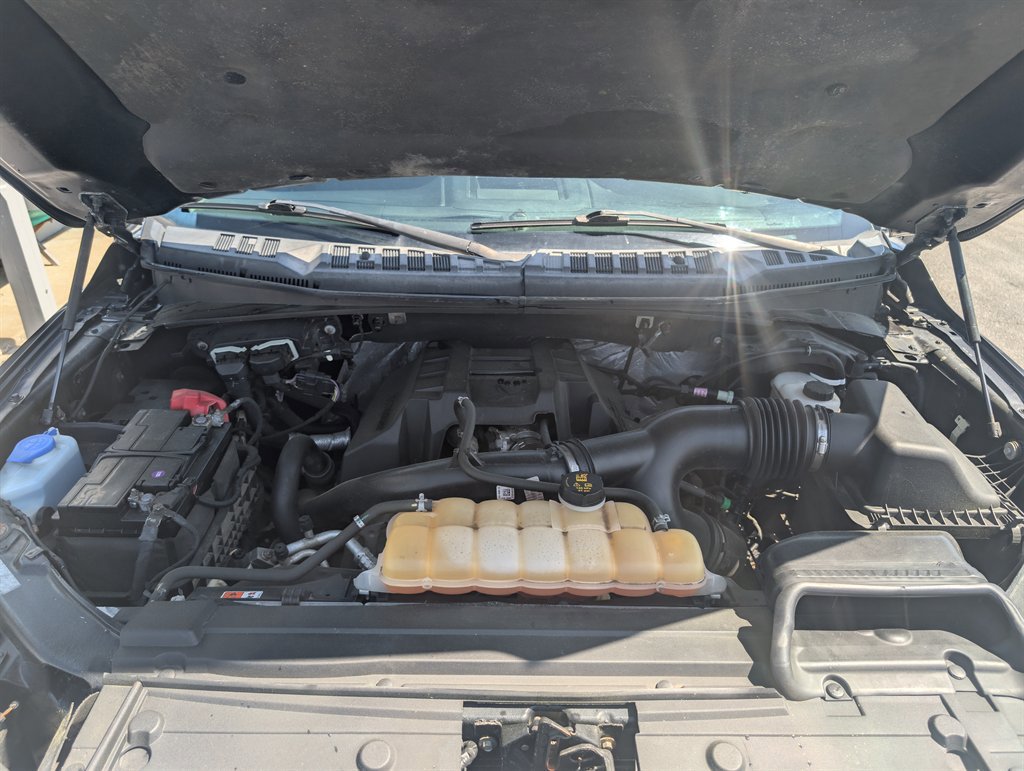 Used 2015 Ford F150 XLT w/ Equipment Group 302A Luxury AWD/4WD image 29