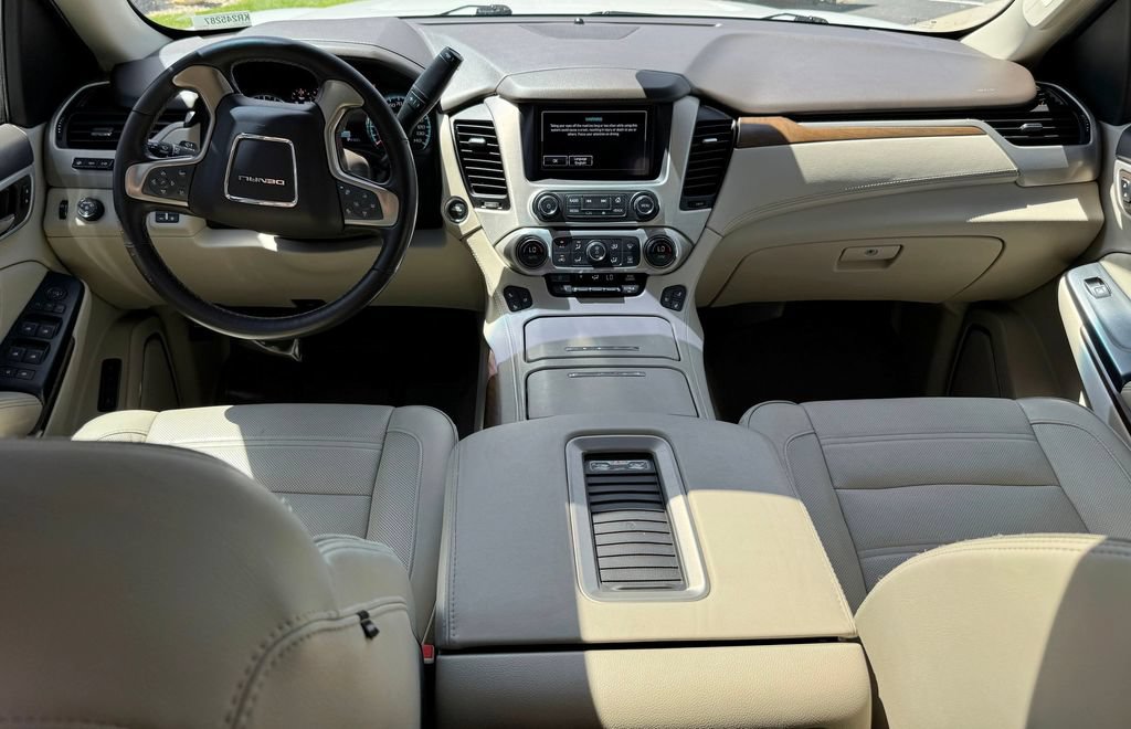 Used 2019 GMC Yukon Denali w/ Denali Ultimate Package AWD/4WD image 29