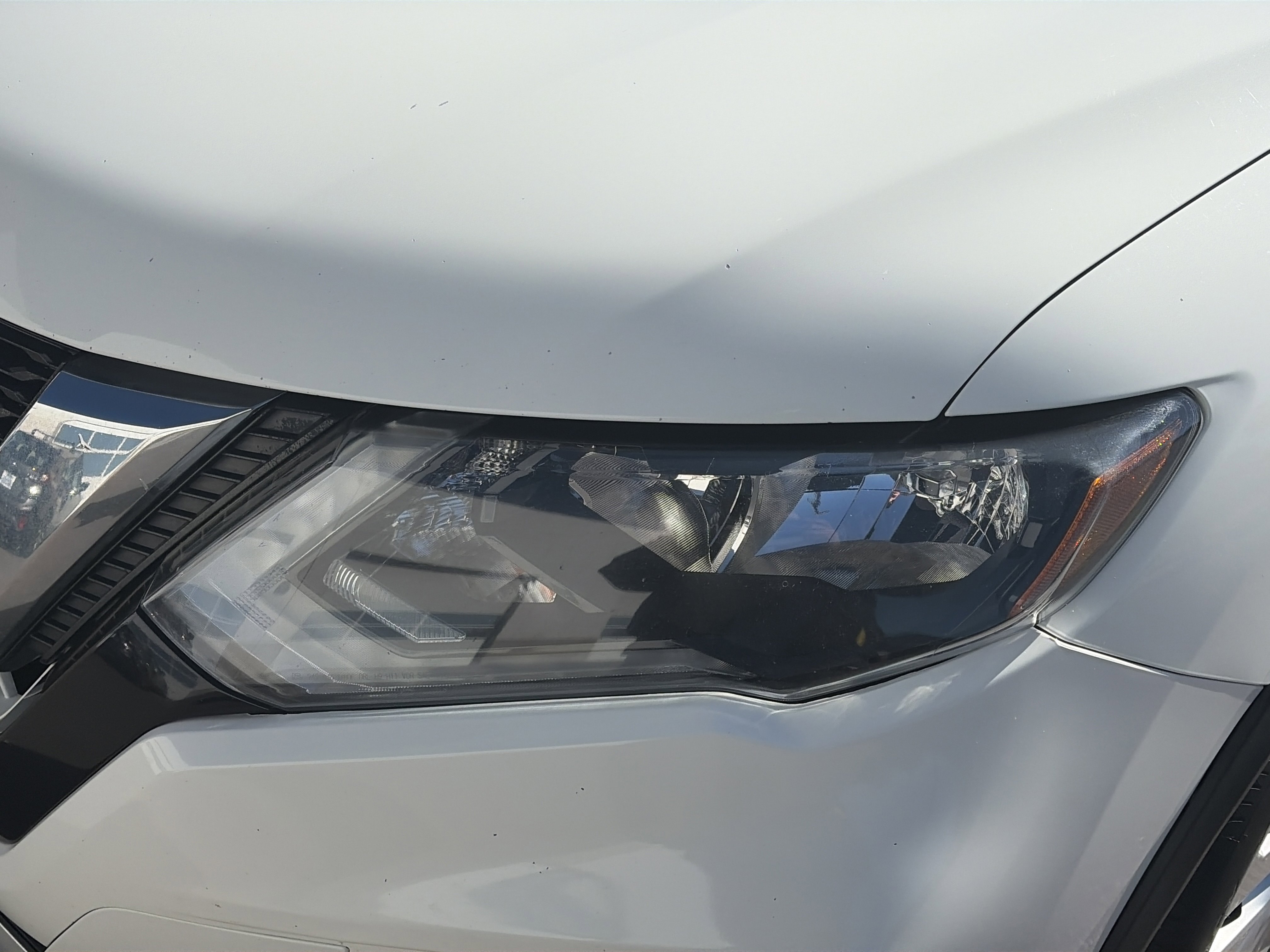 Used 2018 Nissan Rogue S AWD/4WD image 9
