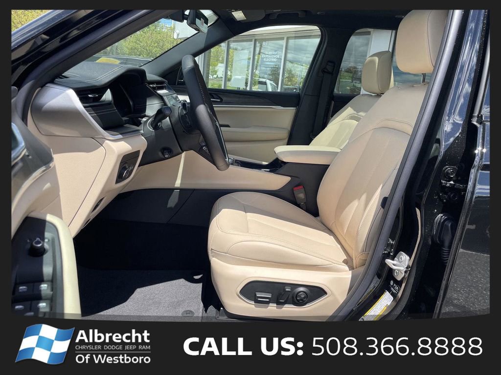 New 2026 Jeep Grand Cherokee L Limited AWD/4WD image 10