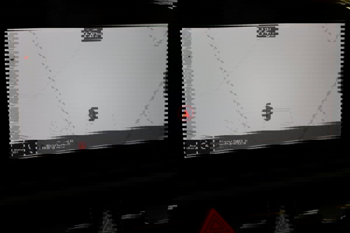 Used 2024 Kia Niro EX image 8