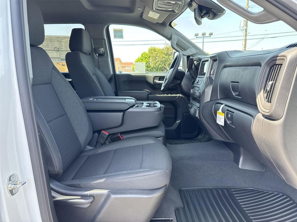 New 2026 Chevrolet Silverado 2500 Custom w/ Custom Value Package AWD/4WD image 31