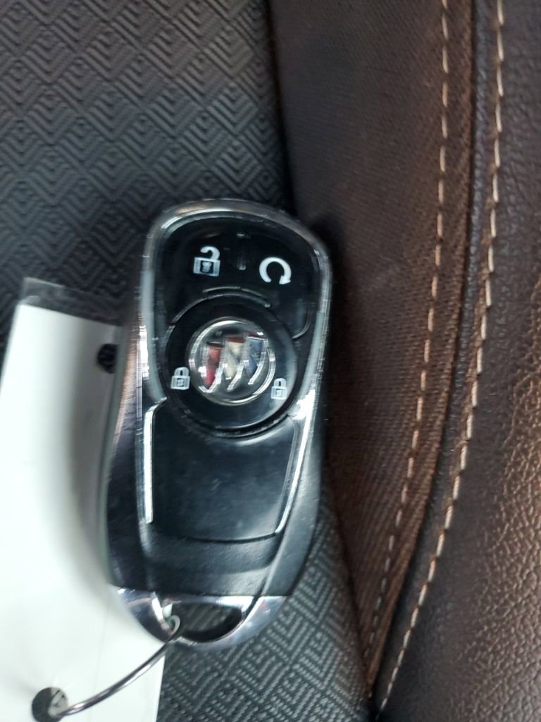 Used 2022 Buick Encore GX Preferred w/ Cold Weather Comfort Package image 32