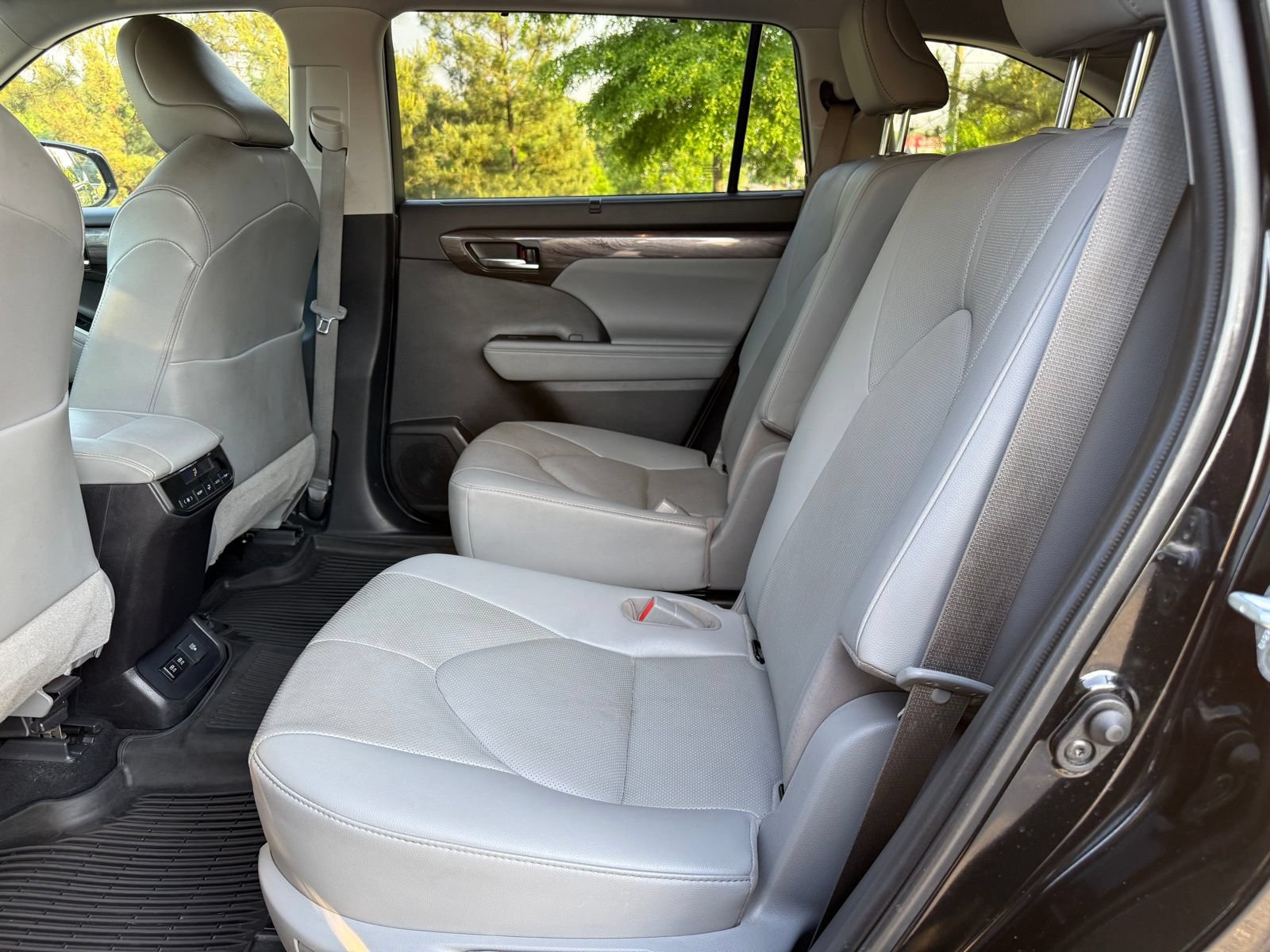 Used 2020 Toyota Highlander Limited AWD/4WD image 37