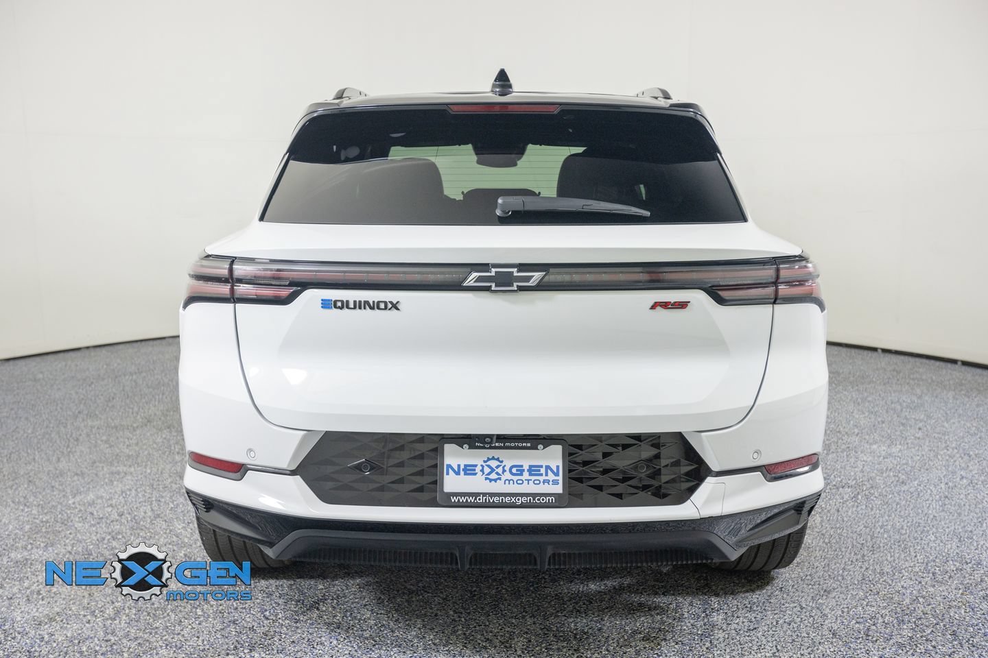 Used 2024 Chevrolet Equinox EV RS FWD image 7