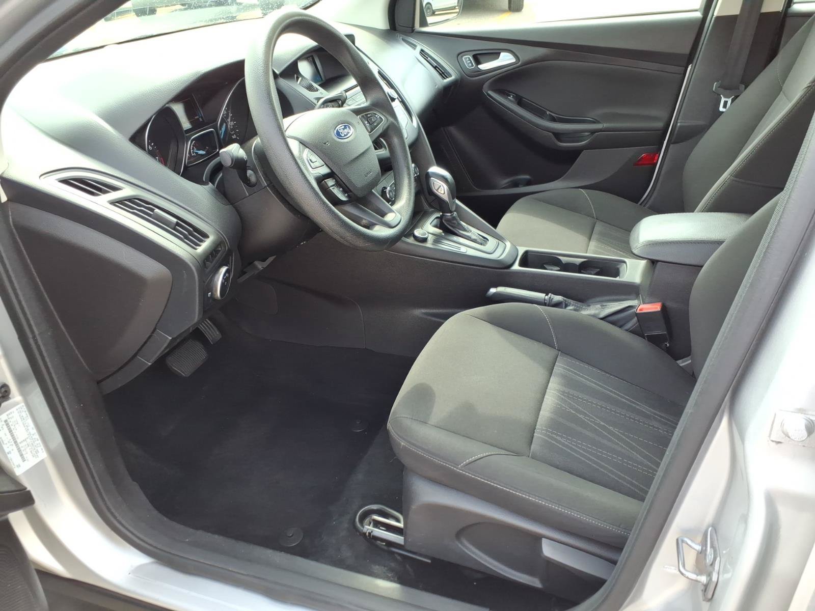Used 2015 Ford Focus SE w/ Interior Protection Package FWD image 11
