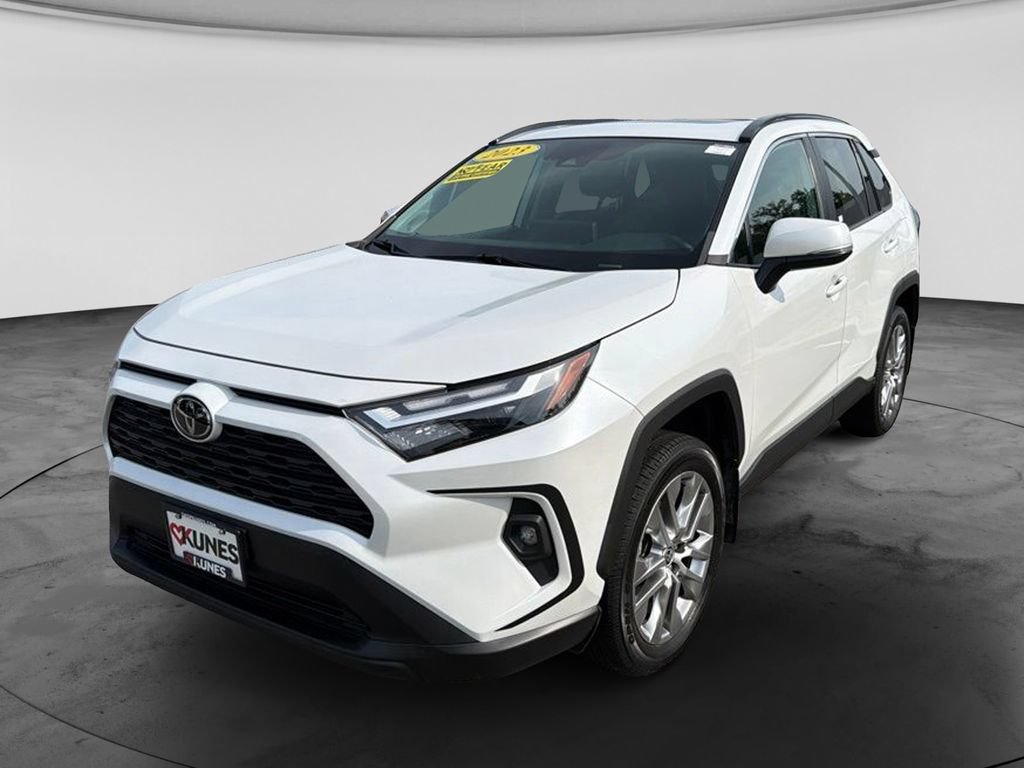 Used 2023 Toyota RAV4 XLE Premium AWD/4WD image 5