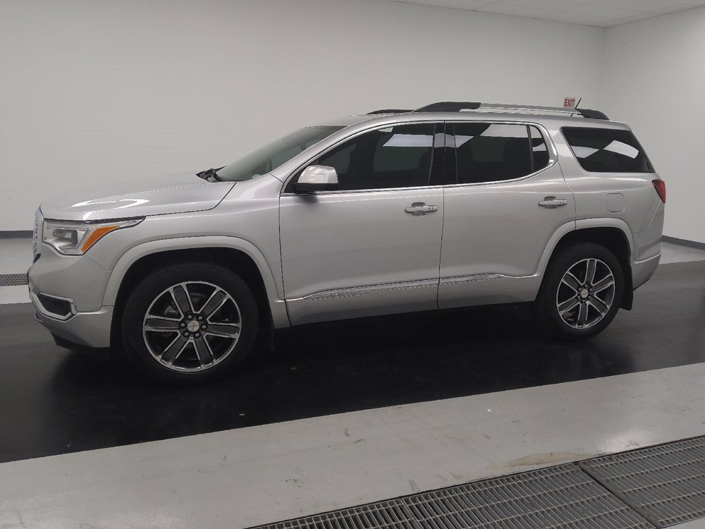 Used 2019 GMC Acadia Denali w/ Technology Package AWD/4WD image 2