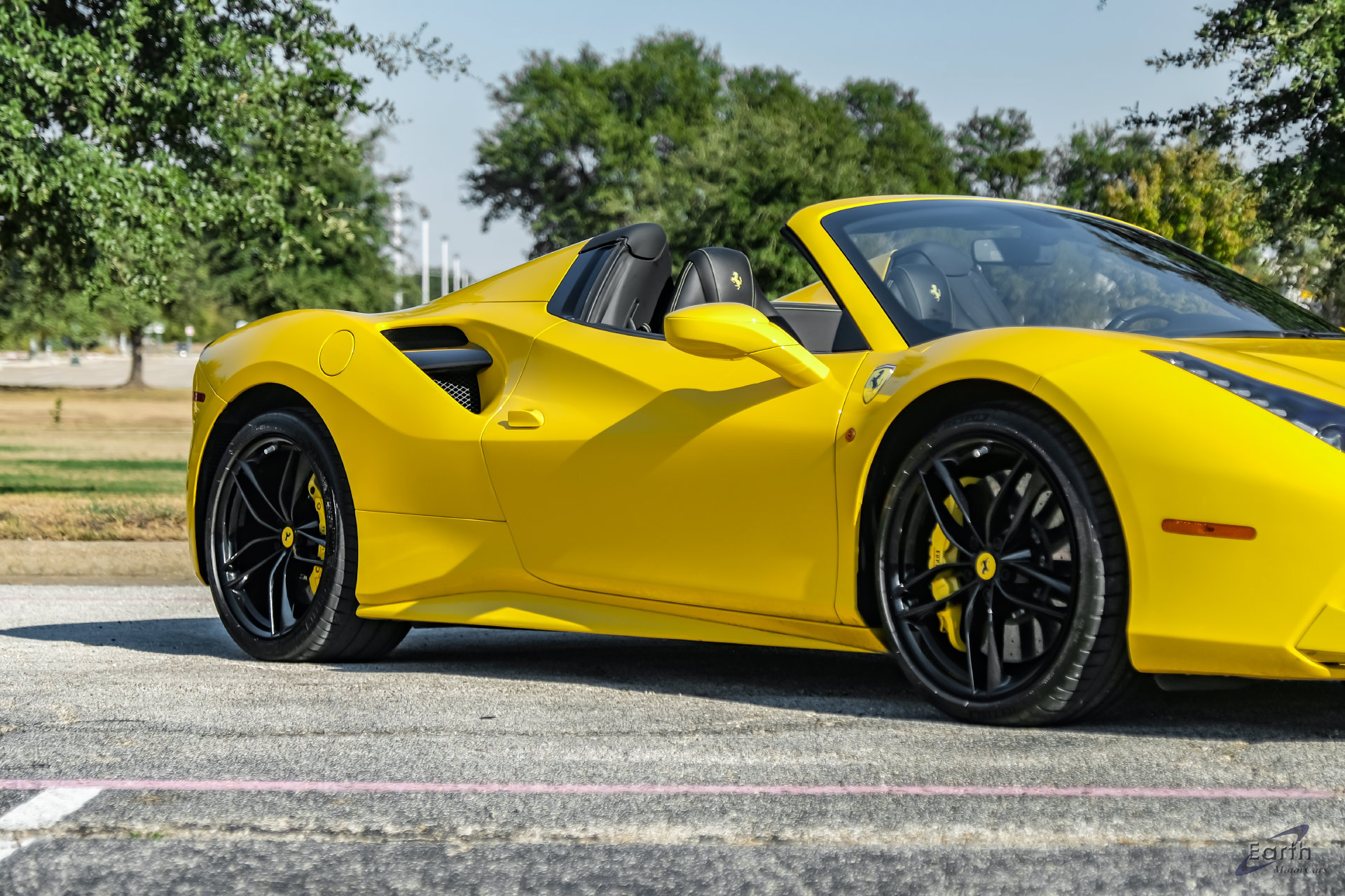Used 2018 Ferrari 488 Spider RWD image 37