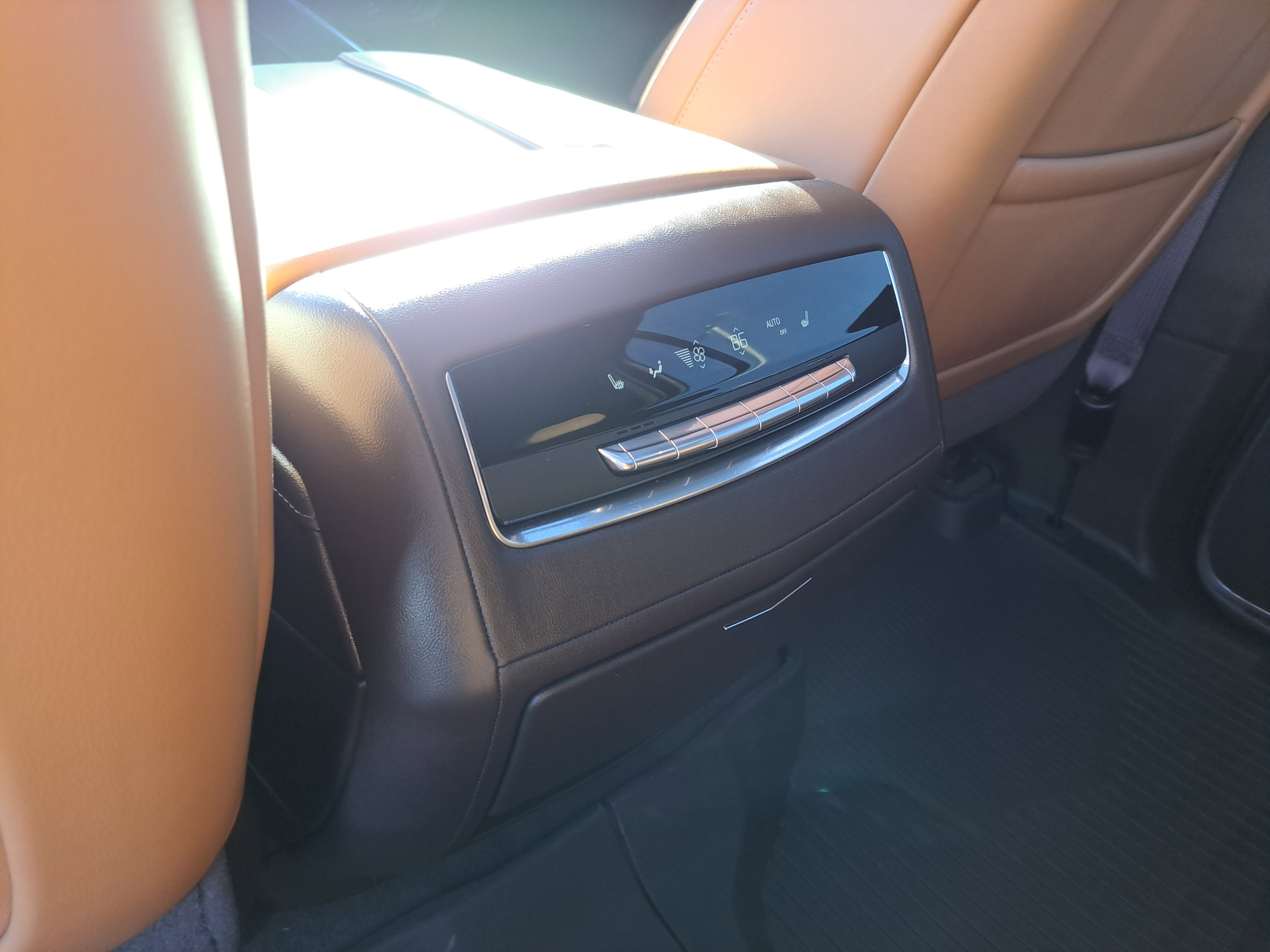 Used 2024 Cadillac Escalade ESV Sport w/ LPO, ONYX Package image 26