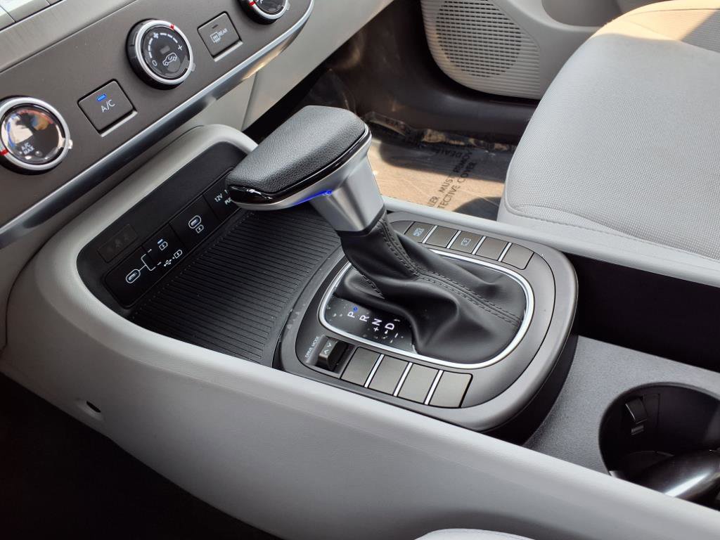 Used 2025 Hyundai Kona SE image 7