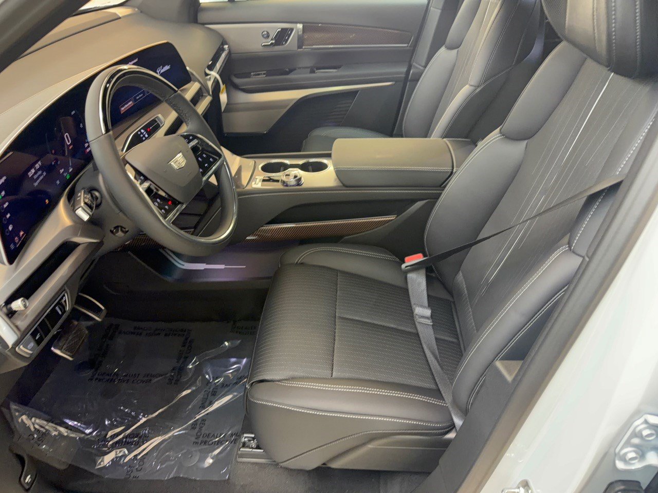 New 2027 Cadillac Vistiq Luxury w/ LPO, Floor Liner Package AWD/4WD image 5
