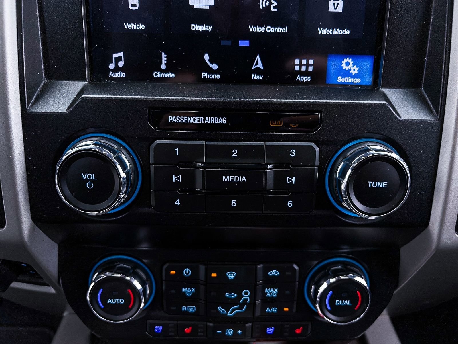 Used 2019 Ford F350 Lariat AWD/4WD image 27