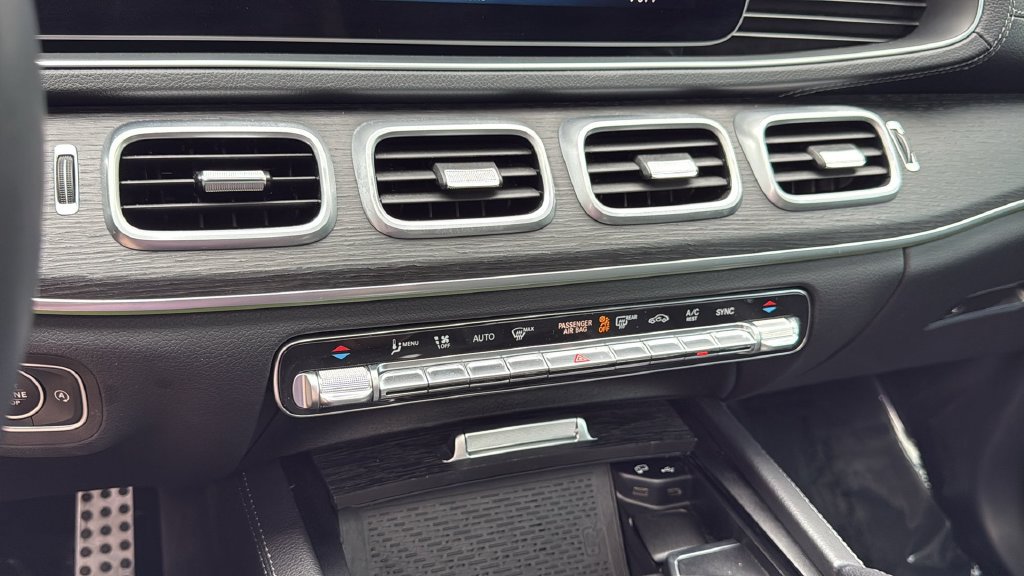 Used 2023 Mercedes-Benz GLS 450 4MATIC image 21