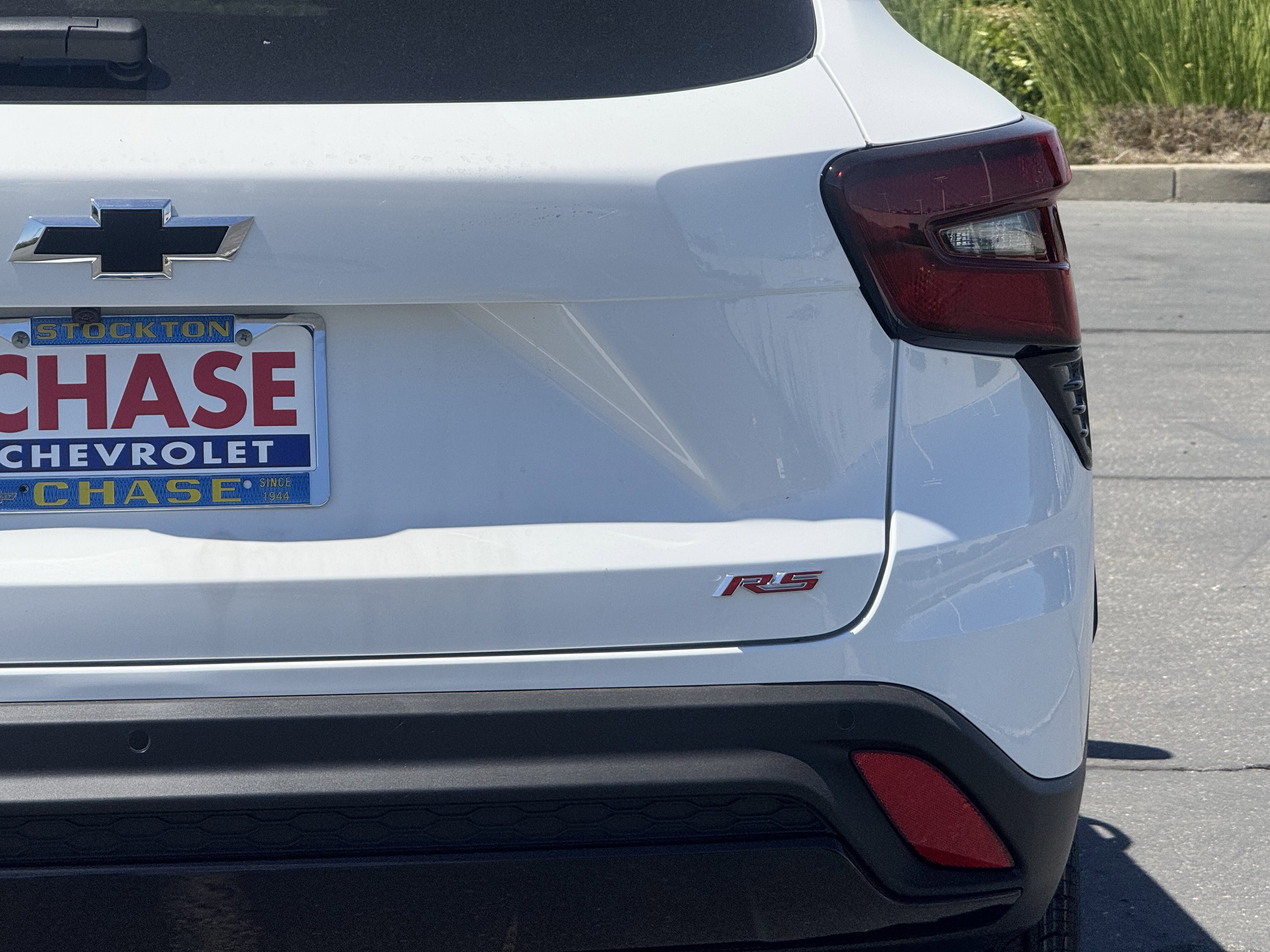 New 2026 Chevrolet Trax RS w/ Sunroof Package FWD image 8