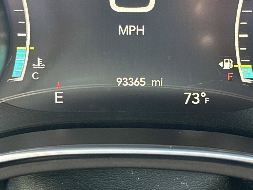 Used 2018 Chrysler Pacifica Touring-L Plus FWD image 24