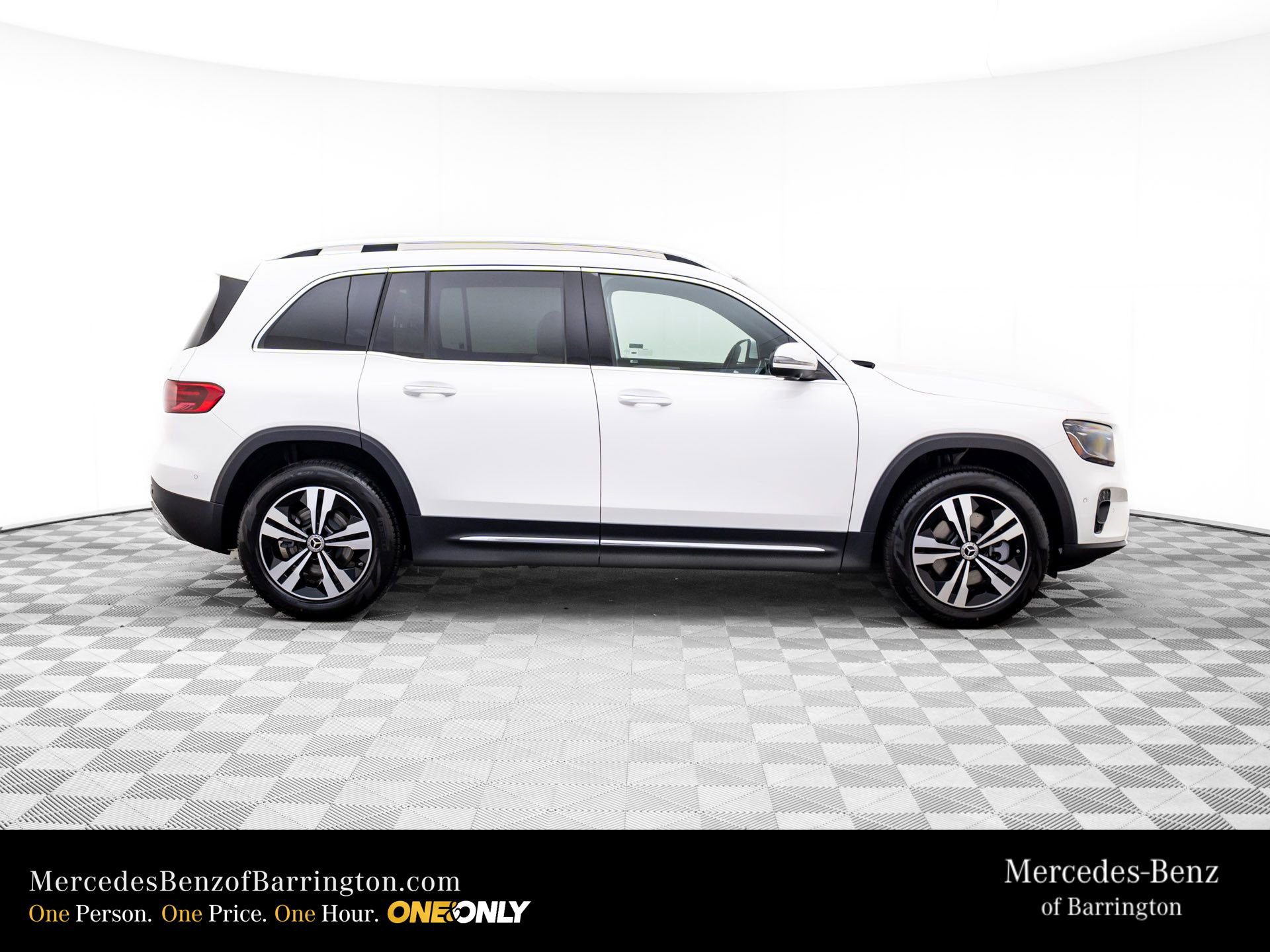 New 2026 Mercedes-Benz GLB 250 4MATIC image 7