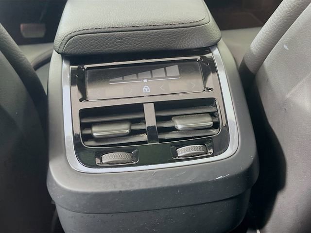Used 2018 Volvo XC60 T6 Inscription w/ Convenience Package image 28