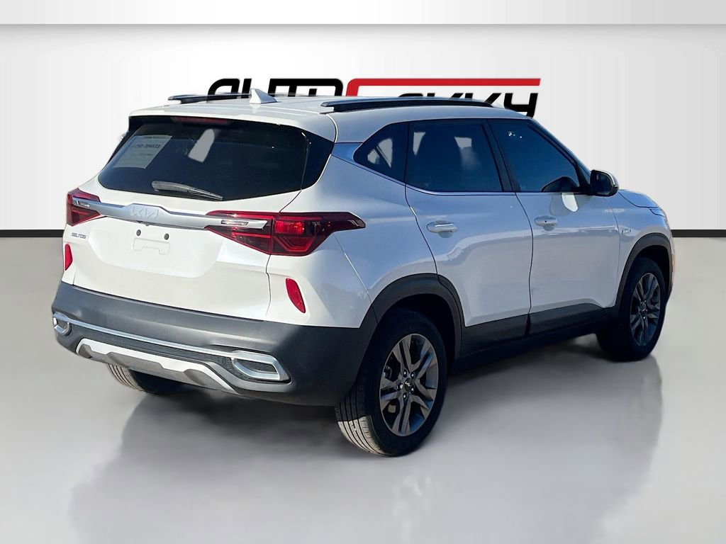 Used 2023 Kia Seltos S w/ Navigation Package image 7