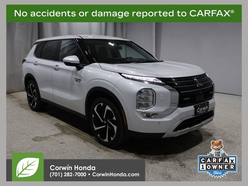 Used 2024 Mitsubishi Outlander SE image 1