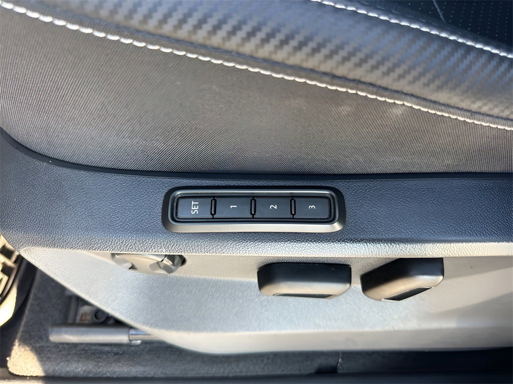 Used 2023 Volkswagen Atlas Cross Sport SEL image 11