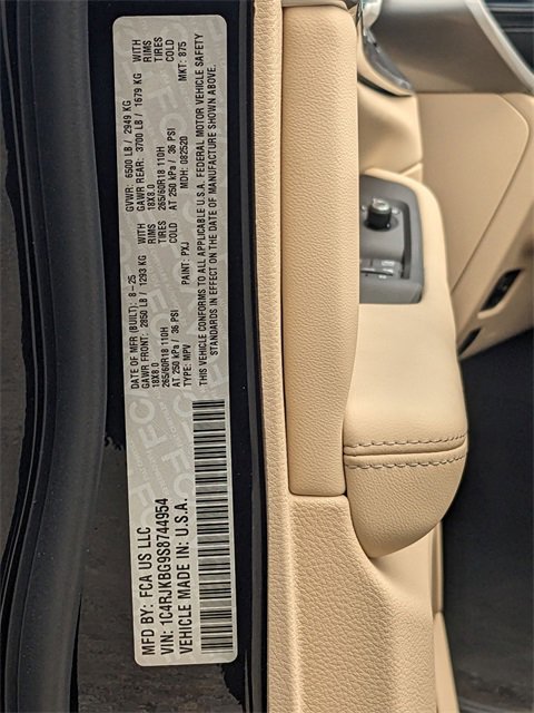 New 2025 Jeep Grand Cherokee L Limited image 24