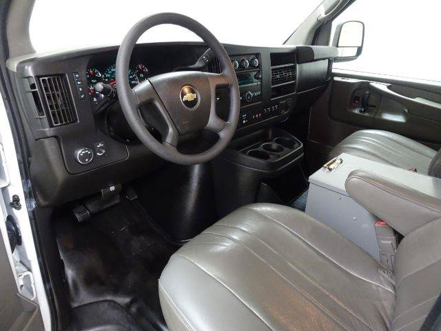 Used 2015 Chevrolet Express 2500 RWD image 25