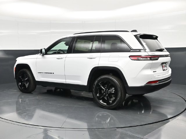 New 2027 Jeep Grand Cherokee Limited w/ Limited Altitude Package AWD/4WD image 8