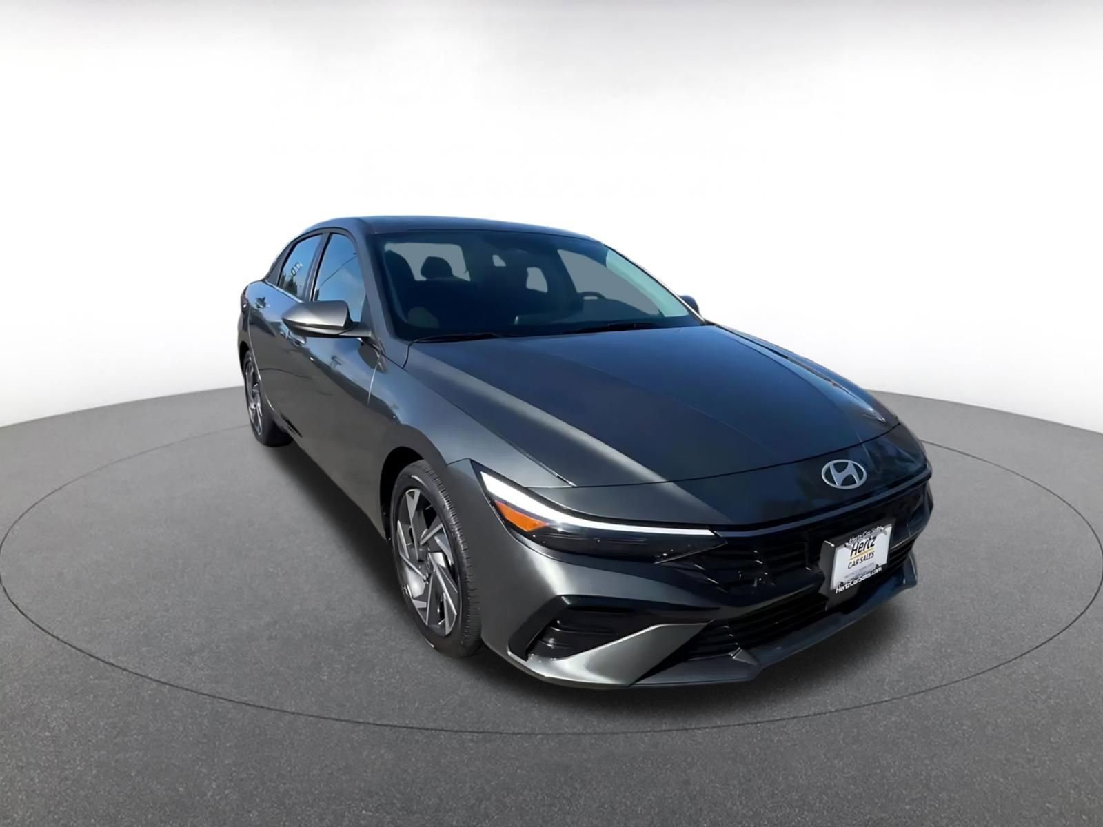 Used 2025 Hyundai Elantra SEL FWD image 3