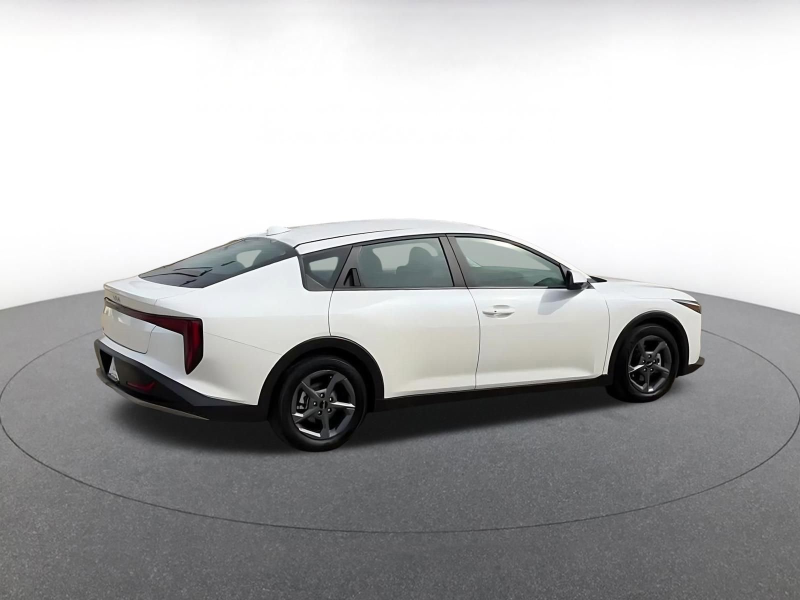 Used 2025 Kia K4 LXS image 15