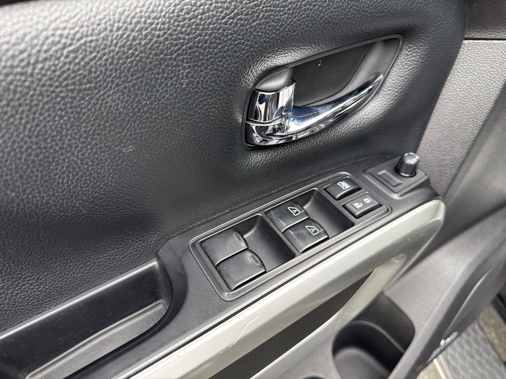 Used 2017 Nissan Titan SL AWD/4WD image 26