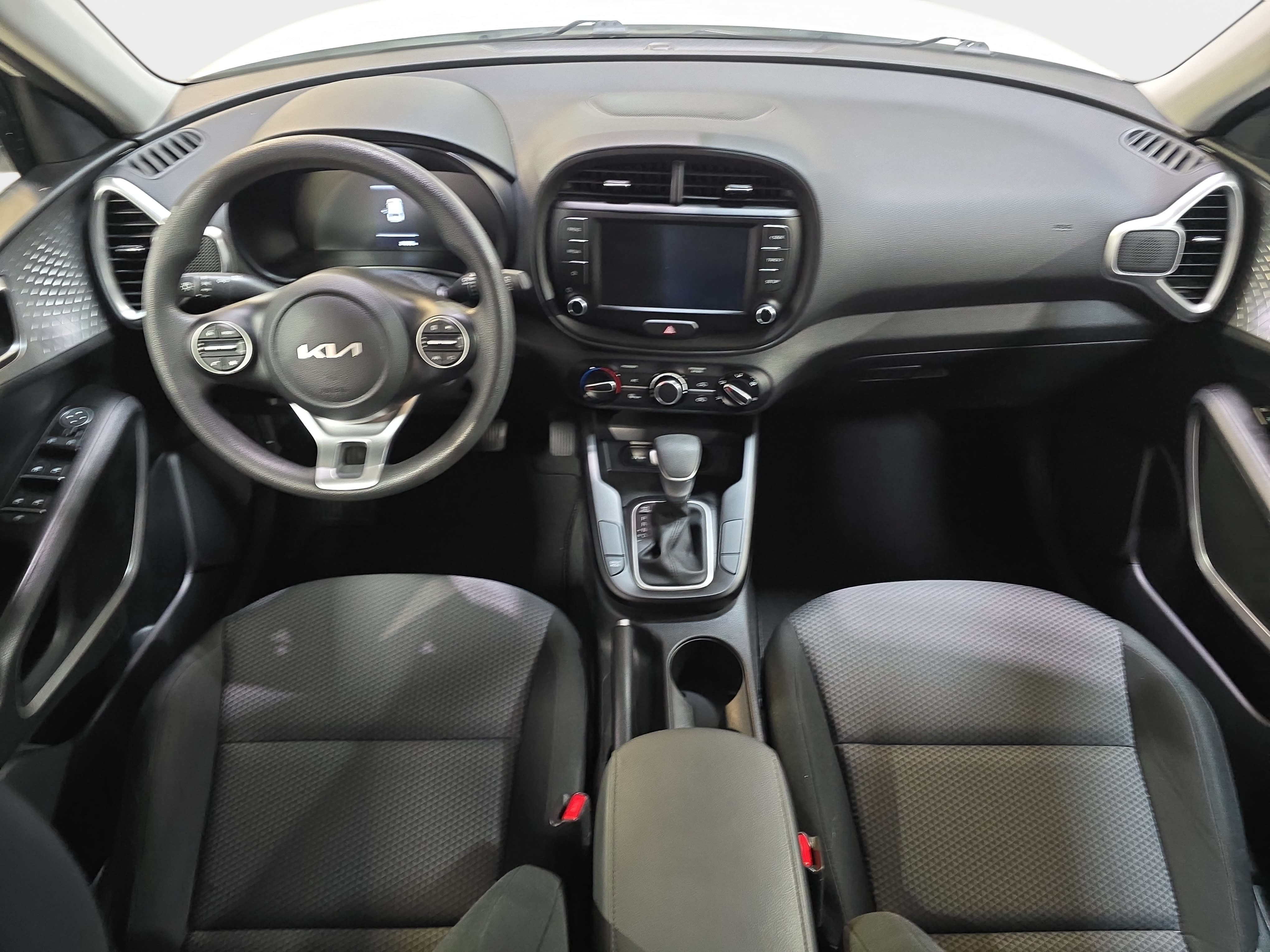 Used 2023 Kia Soul LX w/ LX Technology Package FWD image 10