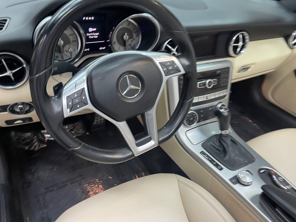 Used 2013 Mercedes-Benz SLK 250 image 26