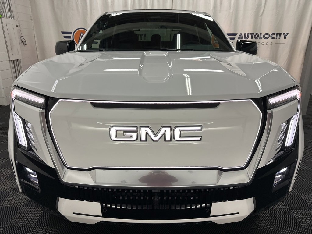 Used 2025 GMC Sierra EV Denali image 3