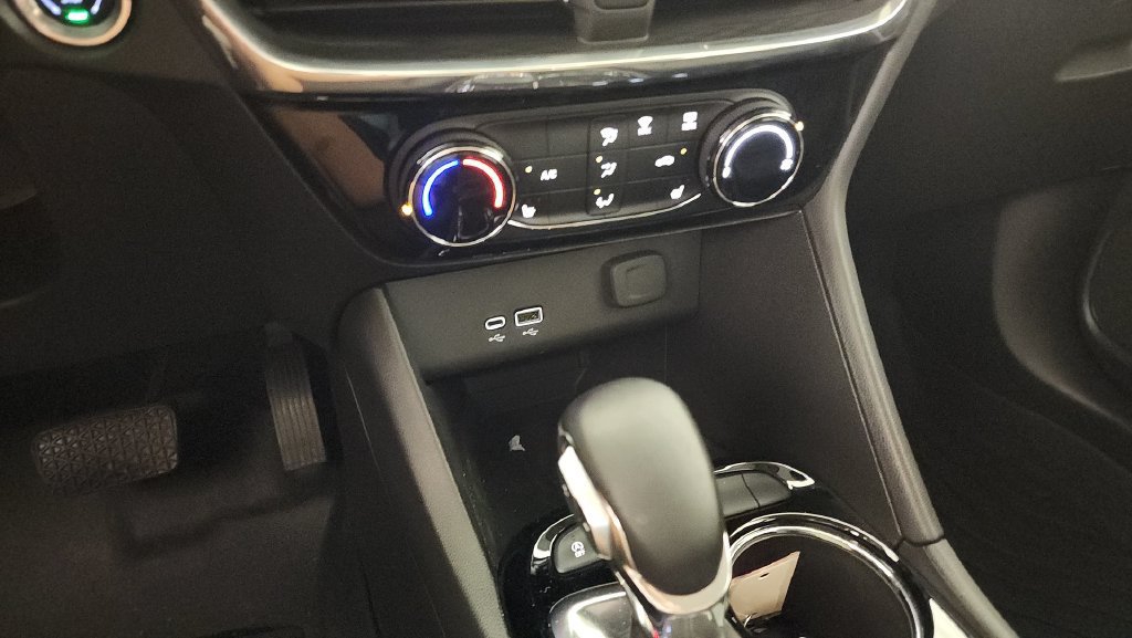 Used 2024 Buick Encore GX Sport Touring w/ Comfort Package AWD/4WD image 16