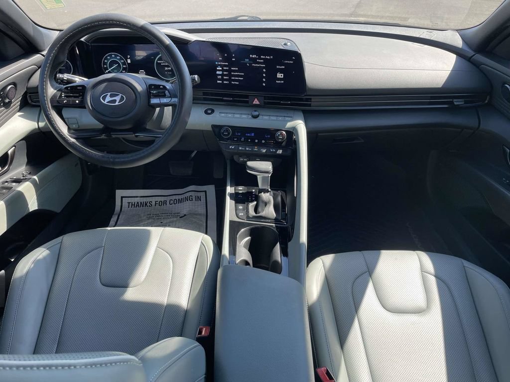 Used 2024 Hyundai Elantra Limited FWD image 11